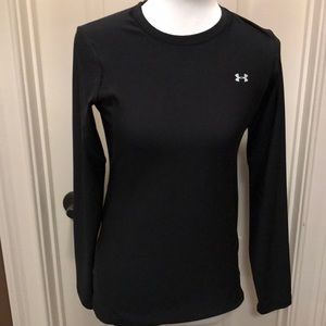 Under Armor long sleeve cold gear top.